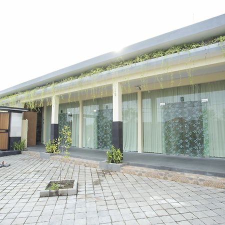 V Canggu Dormitory Luaran gambar