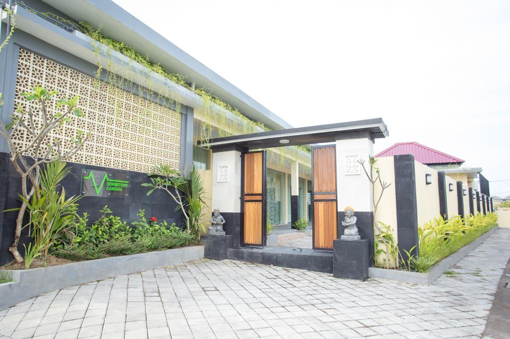 V Canggu Dormitory Luaran gambar