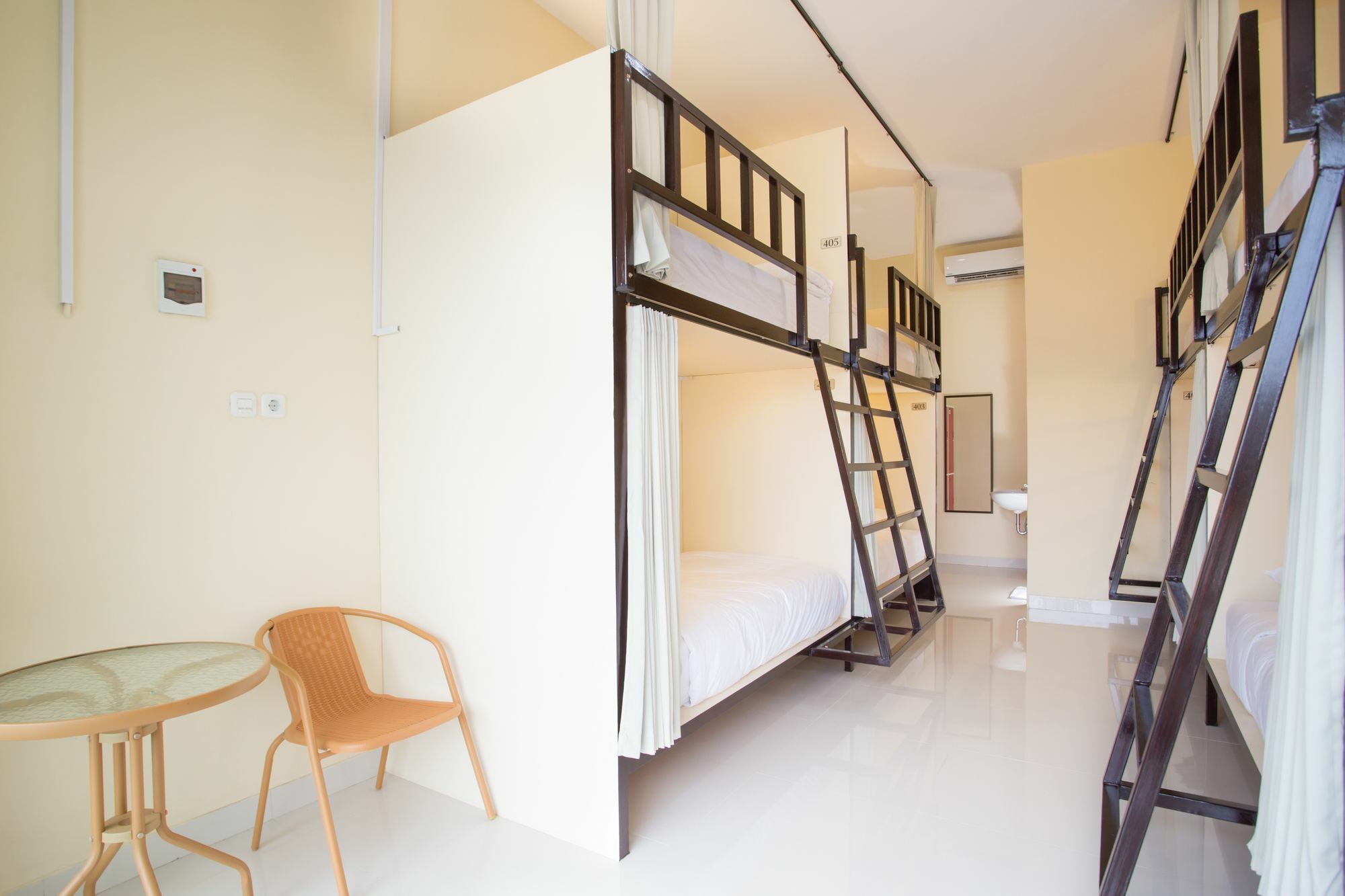 V Canggu Dormitory Luaran gambar