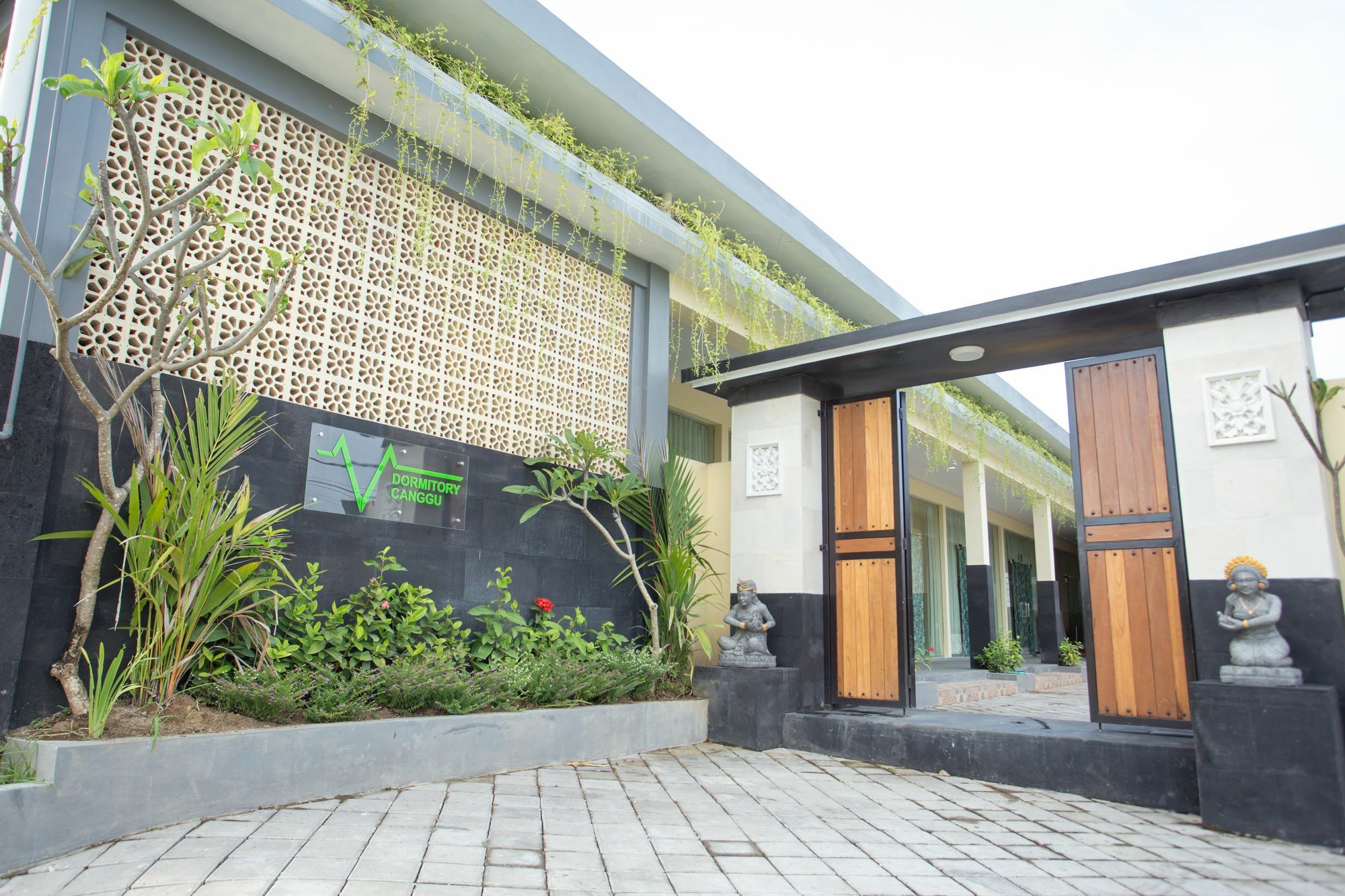 V Canggu Dormitory Luaran gambar